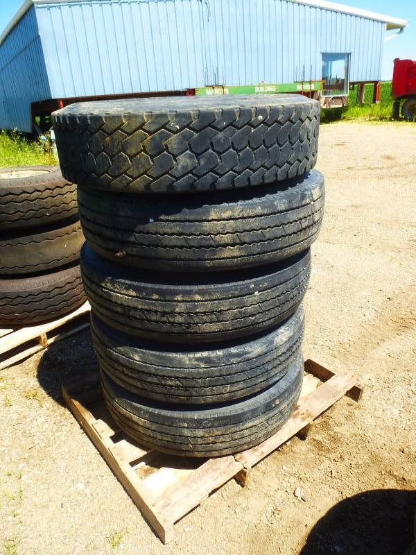 Assorted Tires 27580R22.5