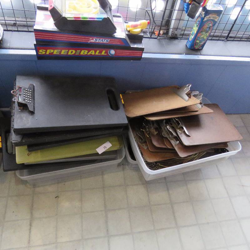 Clip board lot