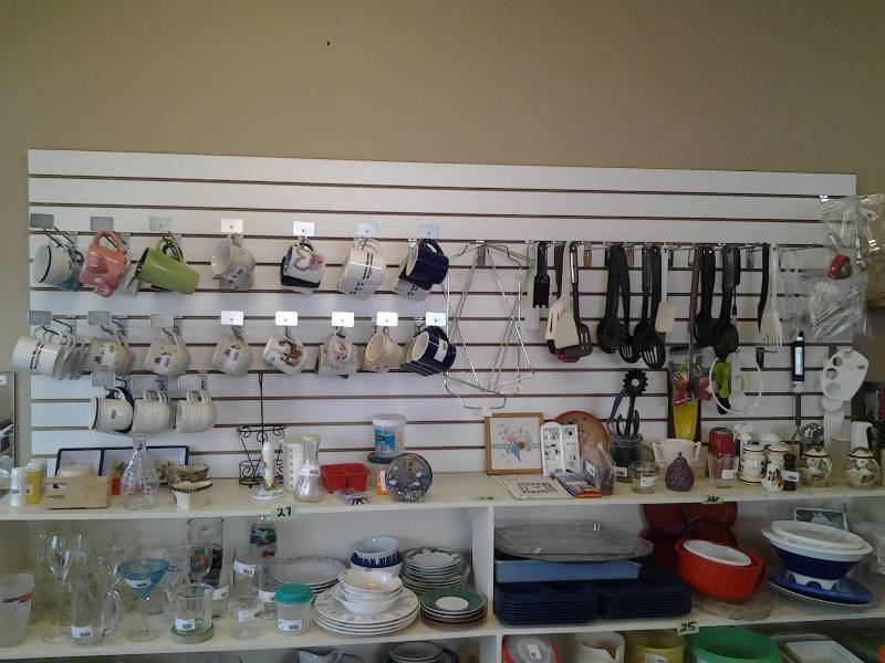 Slat Wall Section Only 4x8 With 35 HangerHooks (Bring Tools-Phillips Head)