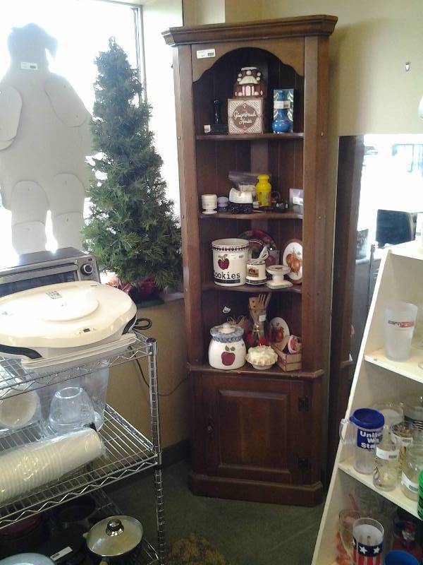 Wood Corner Shelf 24x14x76 (Bring Help)