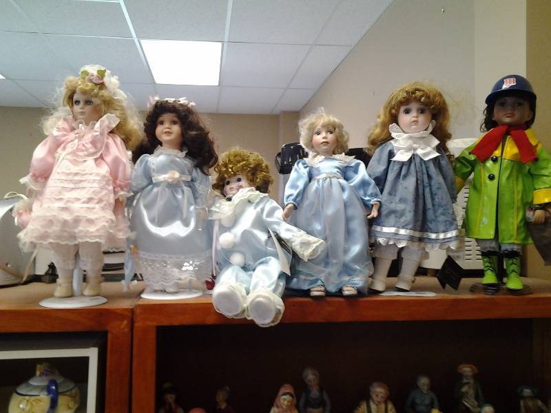6-Dolls With Stands (Porcelain, Musical, Other)
