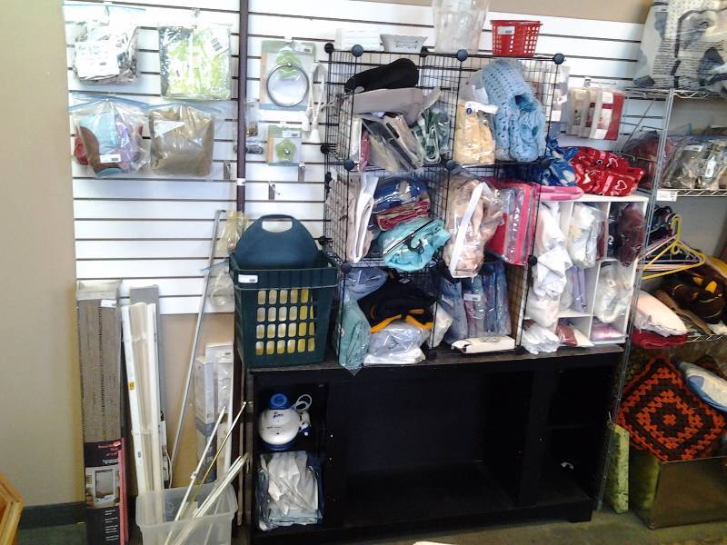 Large Lot Of Linens, Blankets, Sheets, Comforters, Blind & Window Treatments, Hamper, Shower Curtains