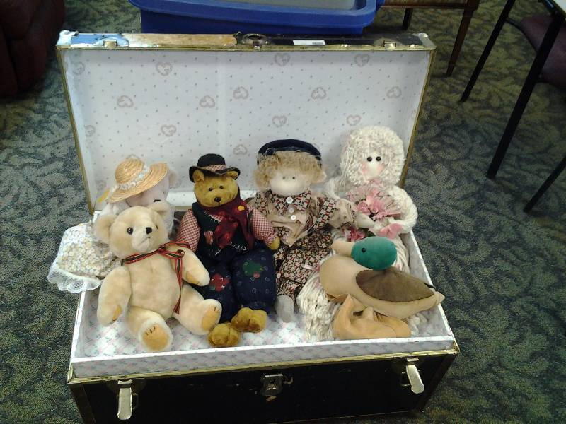 Footlocker Full Of Dolls & Bears