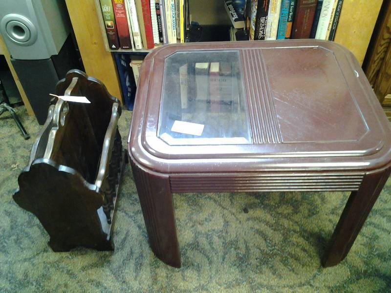 End Table 23x27x20 & Wood Magazine Rack