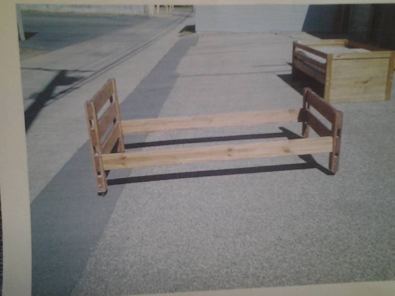 Twin Size Oak Bed