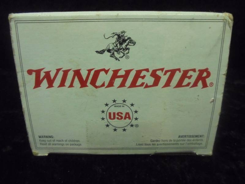 lot 5 image: Winchester 9mm Luger Ammo, 115gr, FMJ, 100ct