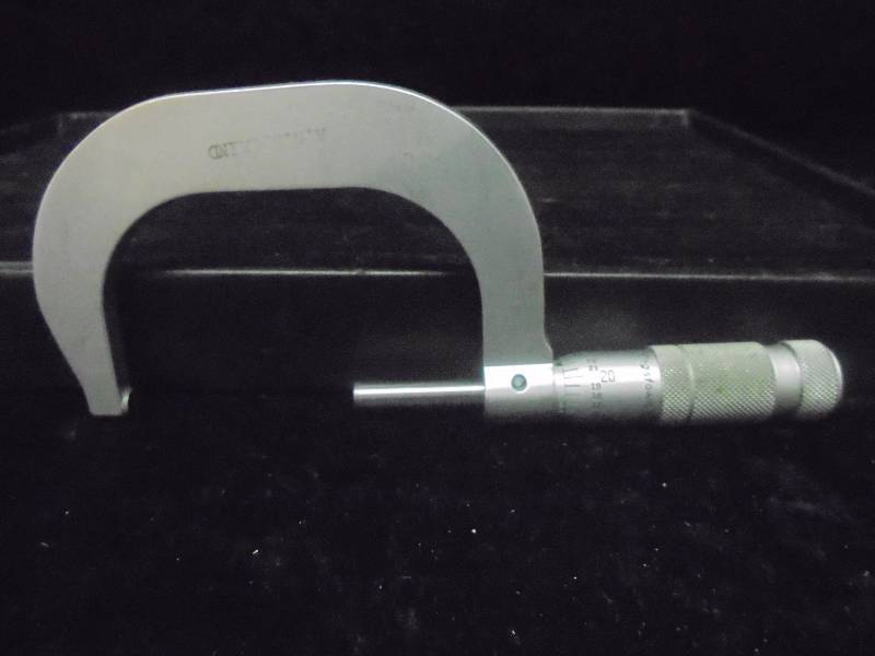 lot 14 image: Machinist Tool - Brown & Sharpe Micrometer, 5-003-1