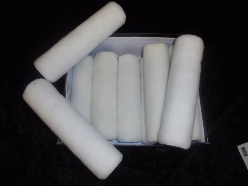 lot 35 image: Lot - Paint Rollers - White, 9
