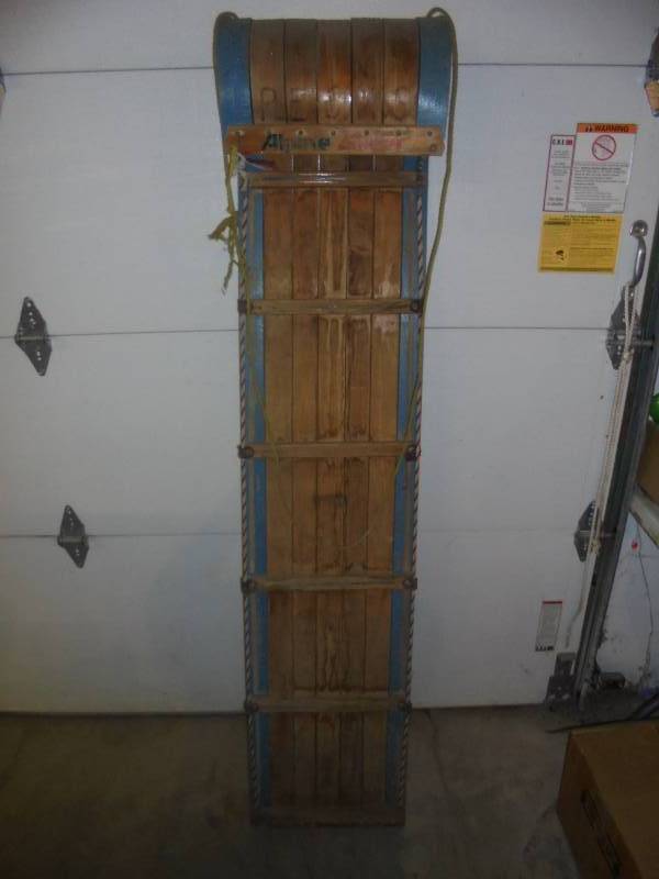 lot 39 image: Alpine Glider Tabaggon -