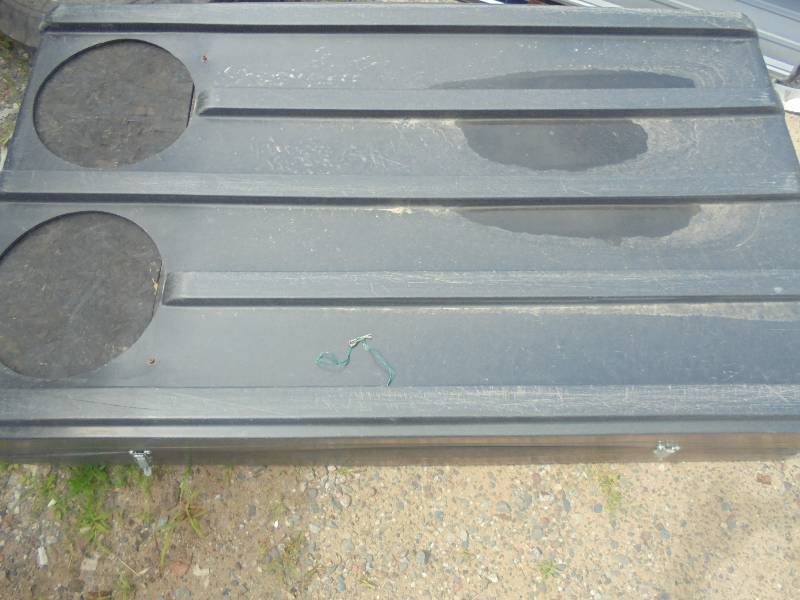 lot 41 image: 6x8 Portable FishHouse, needs new canvas