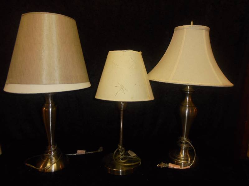 lot 44 image: Lot - 3 Table Lamps