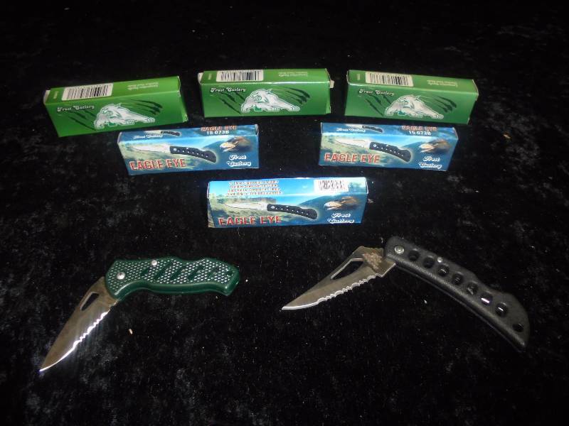 lot 50 image: Lot - 6 Pocket Knifes, NIB