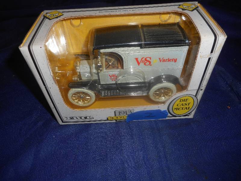 1913 MODEL T BANK