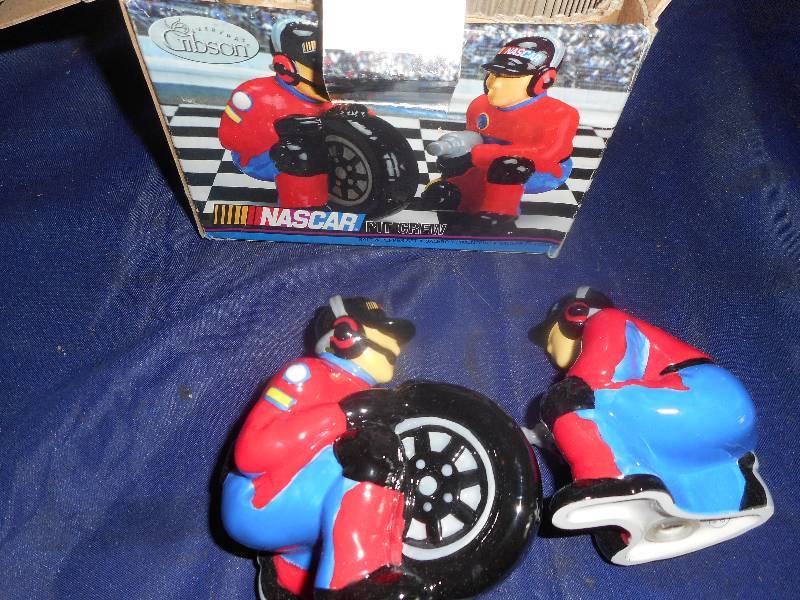 NASCAR PIT CREW SALT AND PEPPERS