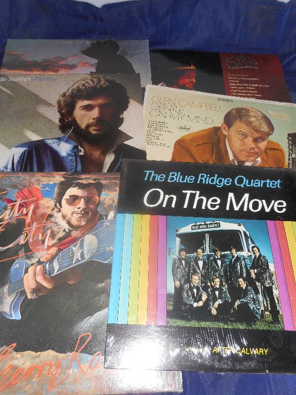 6 COLLECTIBLE RECORDS