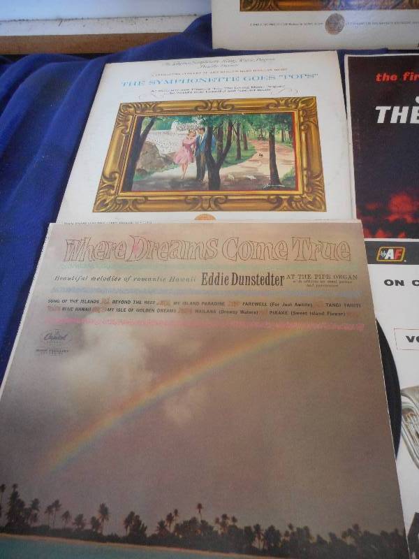 5 COLLECTIBLE RECORDS