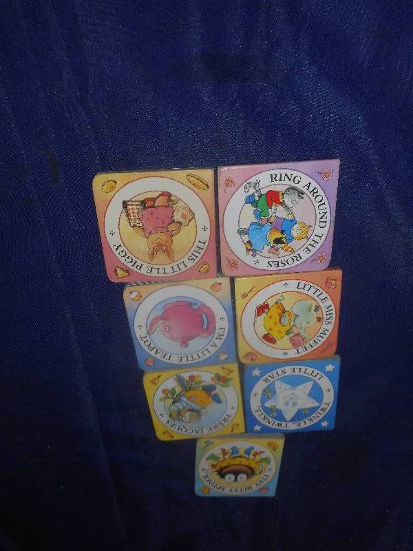 SET OF 7 LIL BOOKS