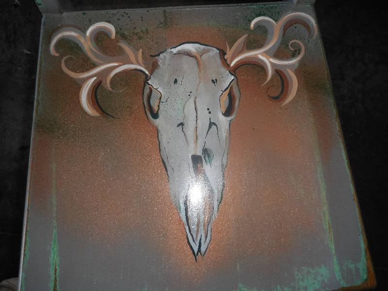 PAINTED WOODEN CHAIR
