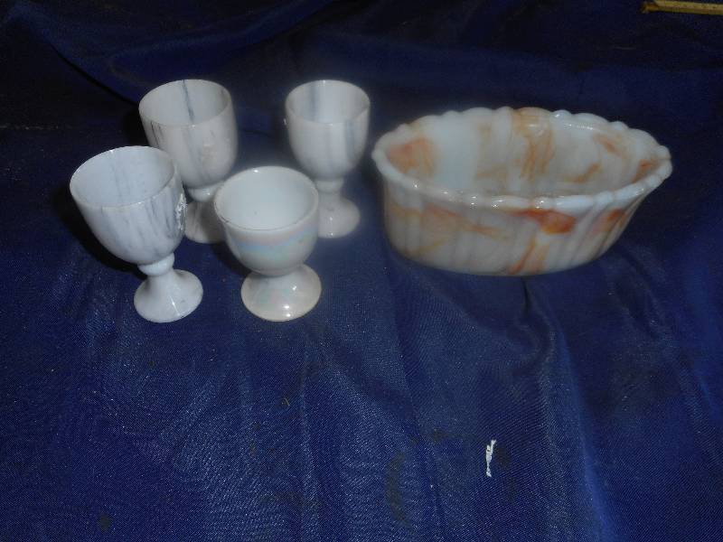 4 MINI GOBLETS 1 OVAL BOWL