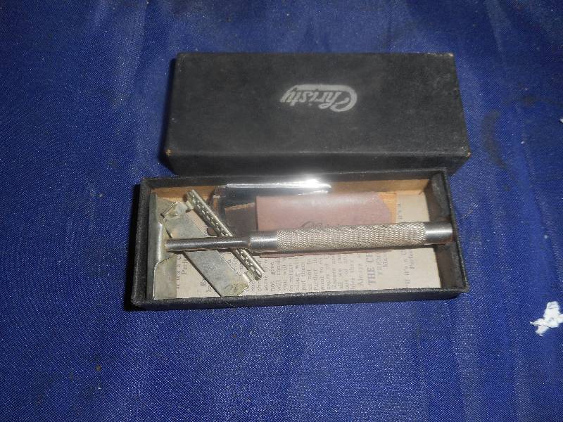 VINTAGE CHRISTY RAZOR