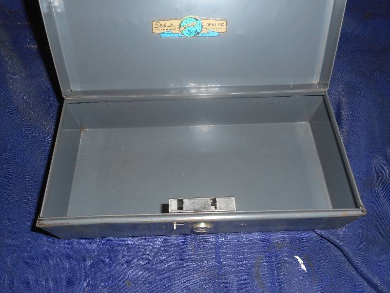 METAL CHANGE BOX