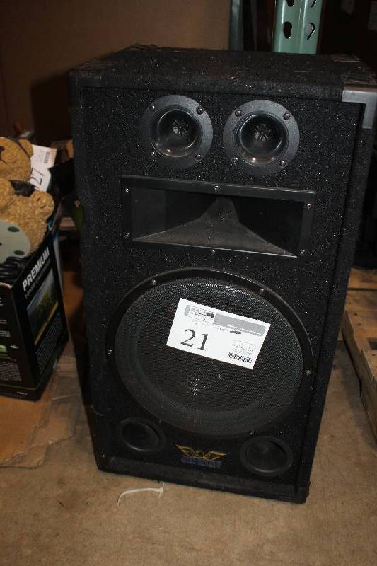 lot 21 image: Jensen JP1300 3-Way Floor Speaker