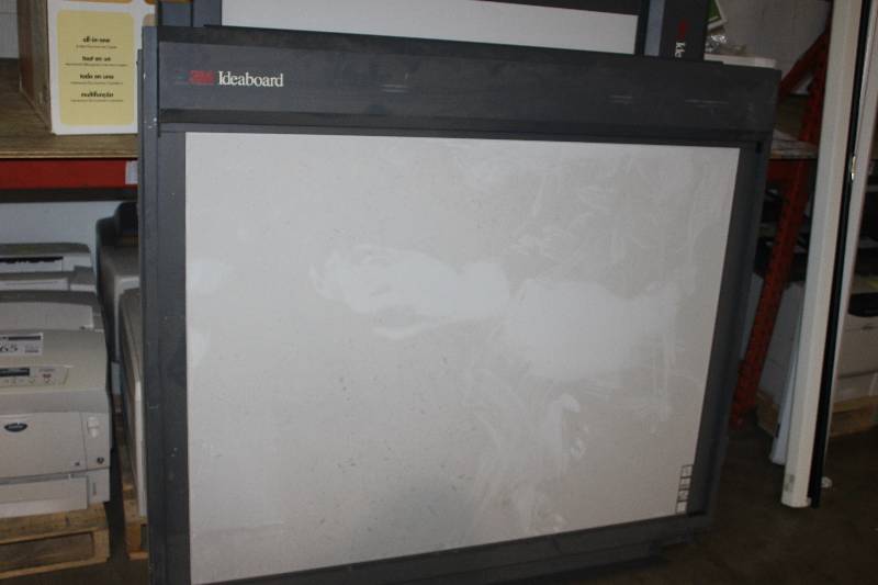 lot 8 image: 3M Ideaboard
