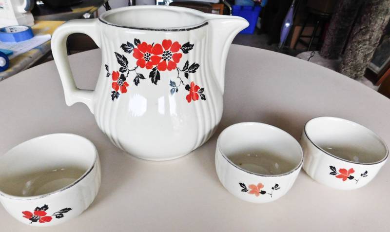 Vintage Halls pitcher and 3 cups