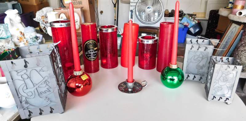 large lot of candle dcor lot of red color
