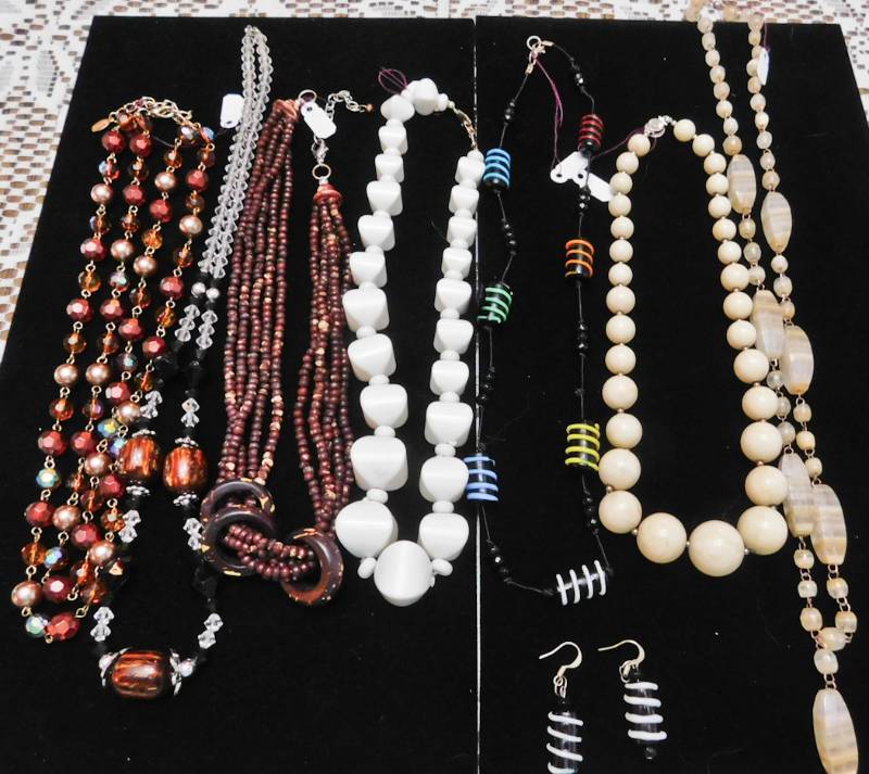 7 beaded necklace lot one has matching pr earrings