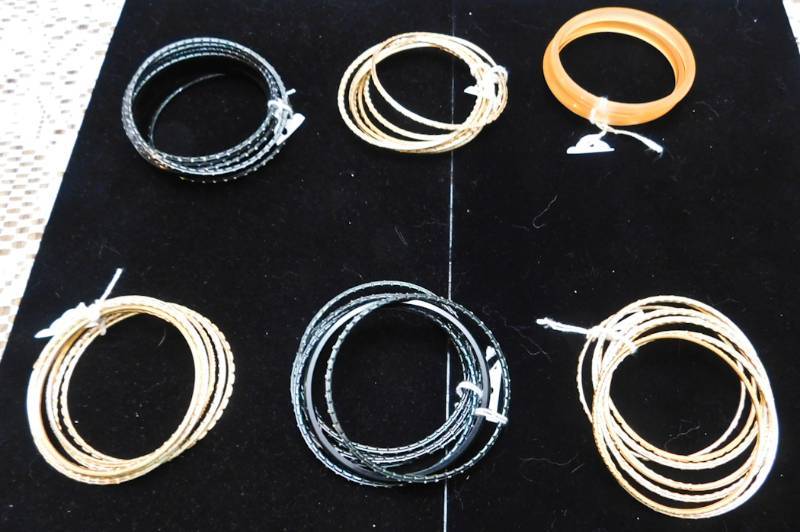 6 groups of bangles