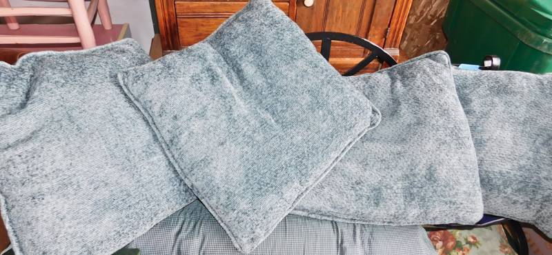 decorative pillows 4 grey