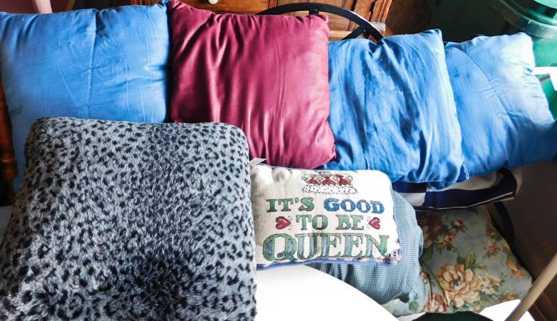 misc decorative pillows