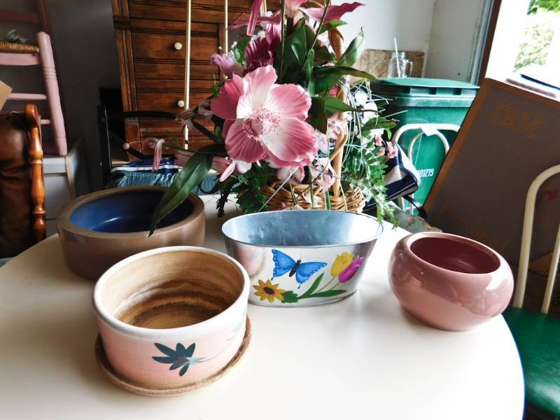 planters basket and floral dcor