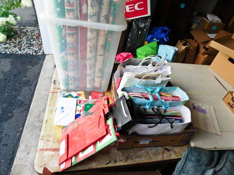 wrapping paper container, gift bags