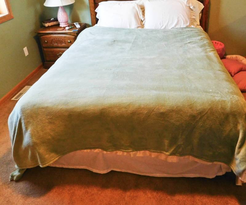 green velour blanket