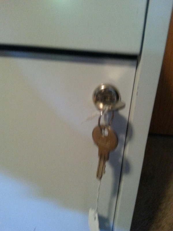 2 drawer locking file cabinet