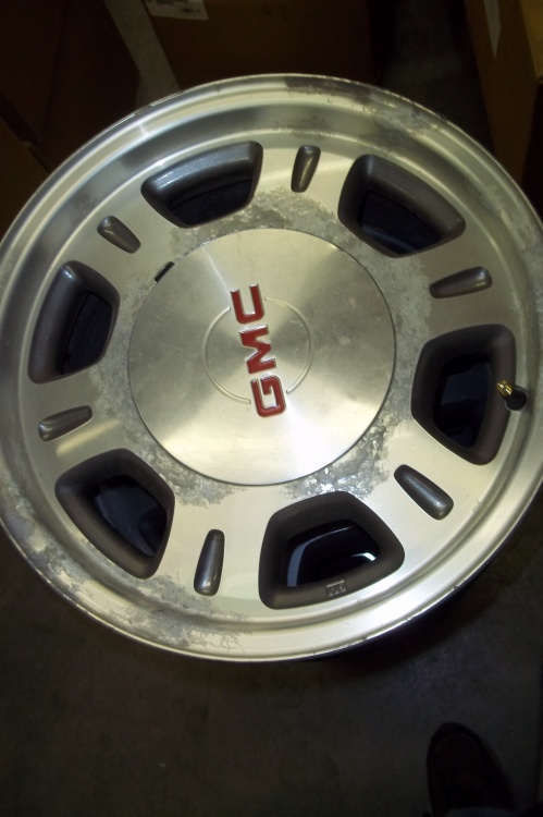 Set of 4 GMC 16 Rims with lug nuts