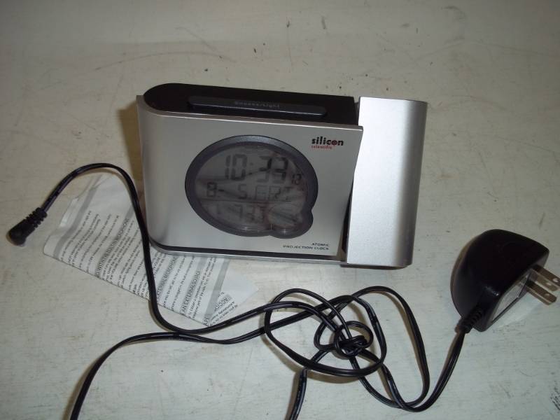 Atomic Projection Clock