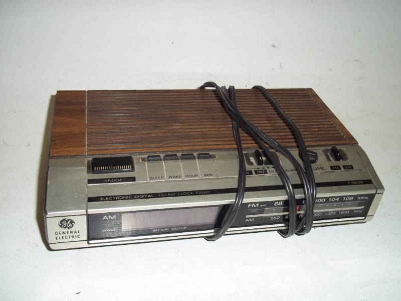 Radio alarm clock