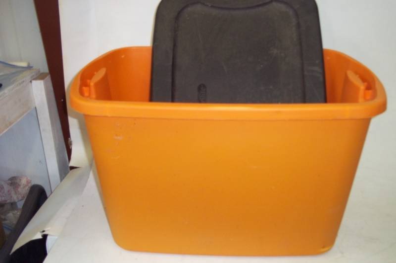 18 gallon storage bin