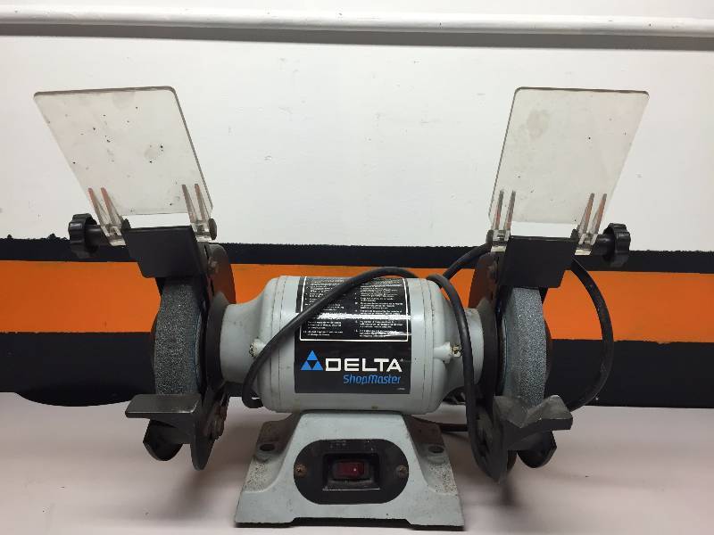lot 1 image: DELTA SHOP MASTER BENCH GRINDER, WORKING CONDITION