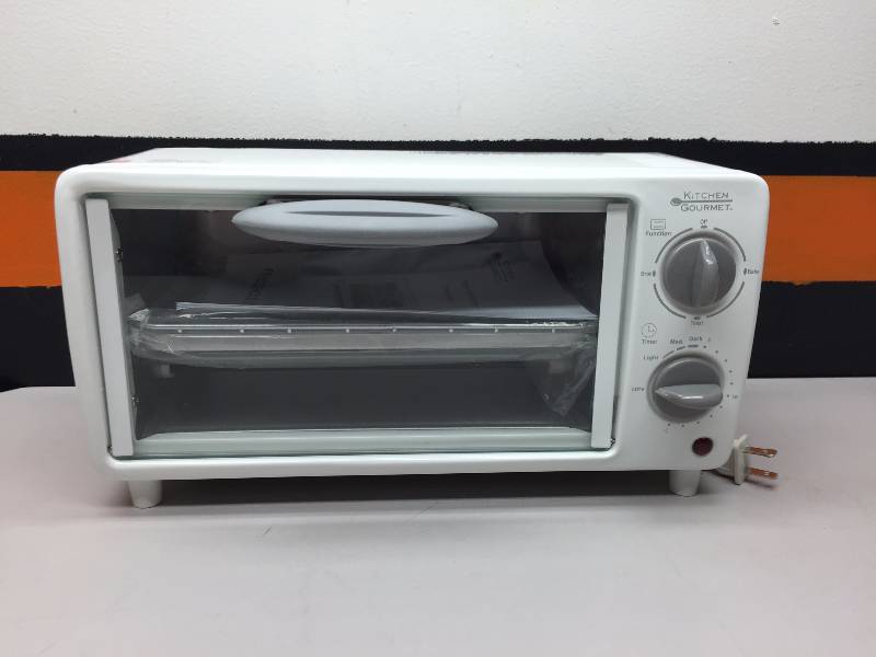 lot 7 image: KITCHEN GOURMET TOASTER OVEN BROILER