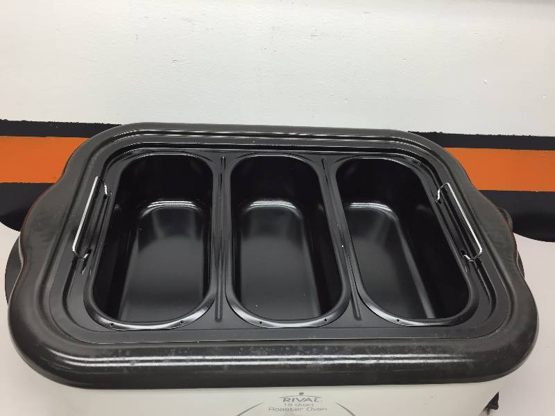 lot 9 image: RIVAL 16 QUART ROASTER OVEN