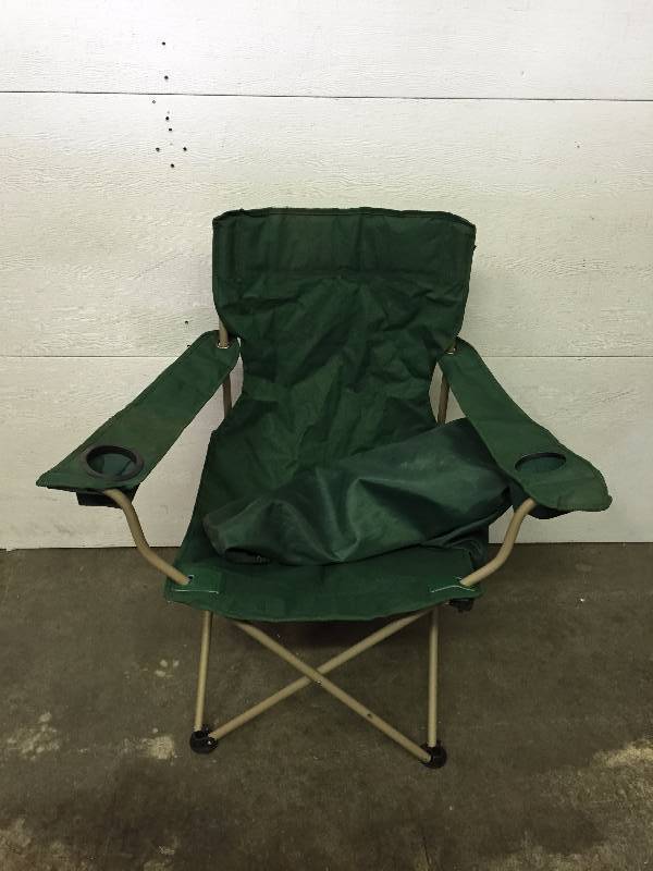 lot 17 image: FOLDING LAWN CHAIRS (3)