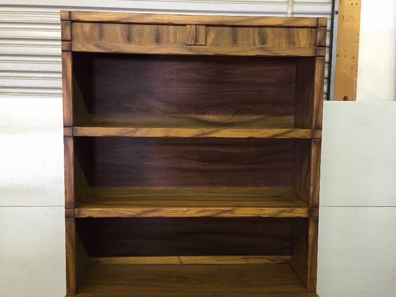 lot 22 image: WOODEN DRESSER WITH SHELVES ON TOP, TOP IS REMOVABLE
