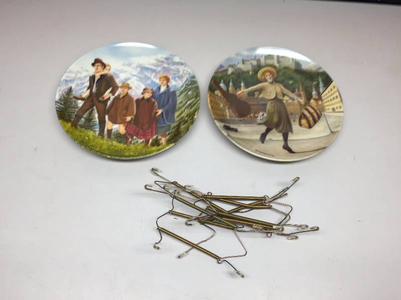lot 27 image: THE SOUND OF MUSIC SERIES, THE BRADFORD EXCHANGE PLATES
