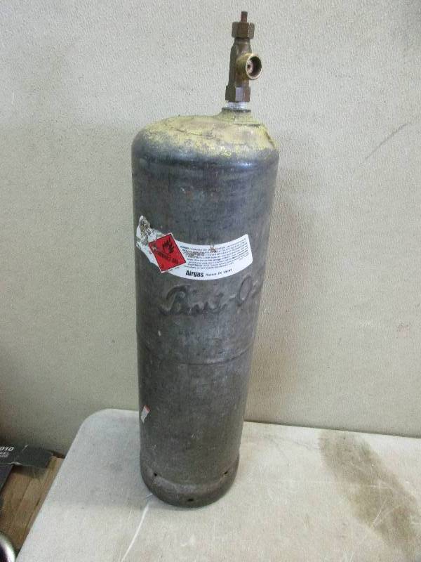 Acetylene tank