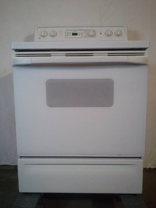 lot 7 image: GE Spectra Stove Top Oven