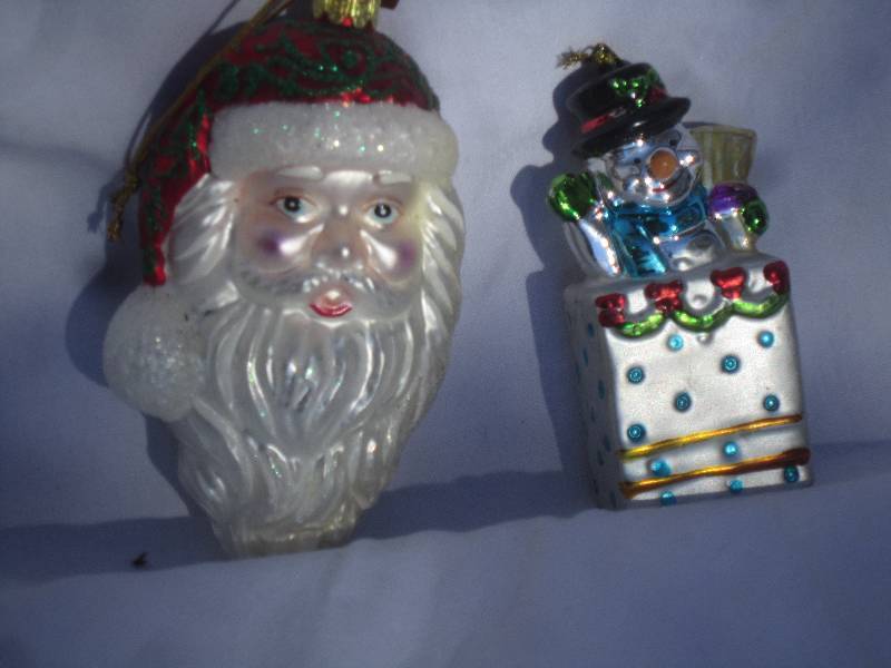 lot 431 image: New Christmas Ornaments